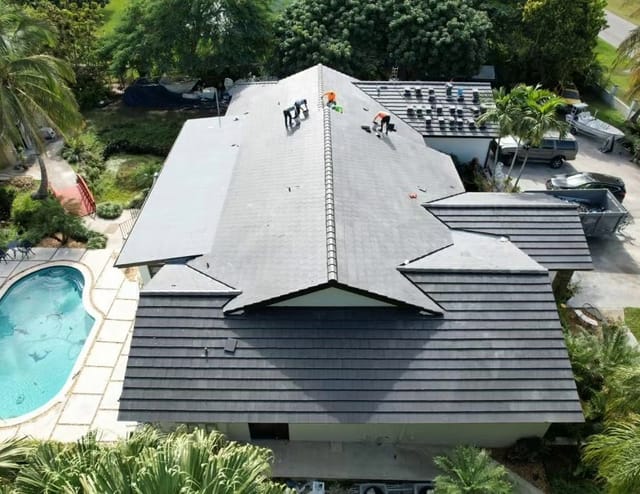 PAULA ROOFING LLC logo