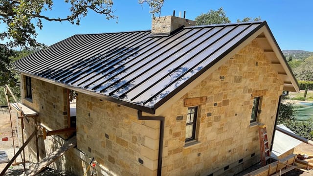 AR1 Roofing Company logo