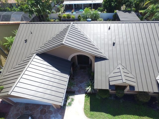 Del Sol Roofing logo