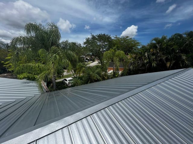 Sky Line Roofing Systems logo