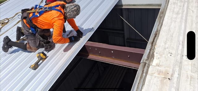 Rhino Commercial Roofing logo