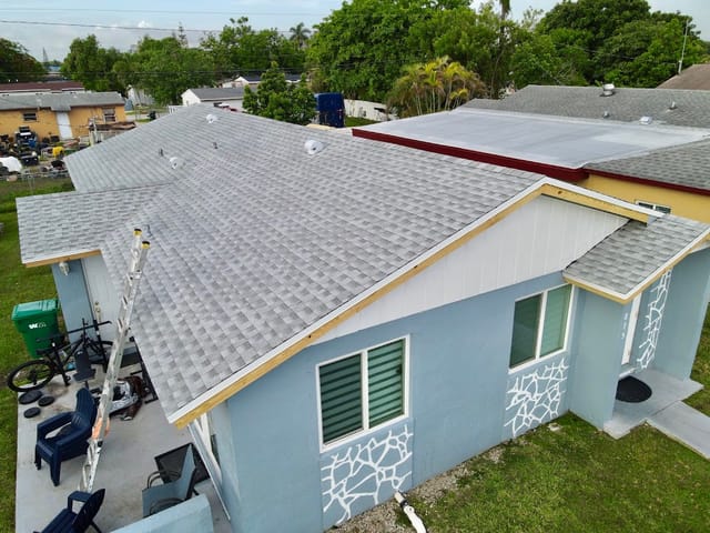 TJ PLATINUM ROOFING LLC logo
