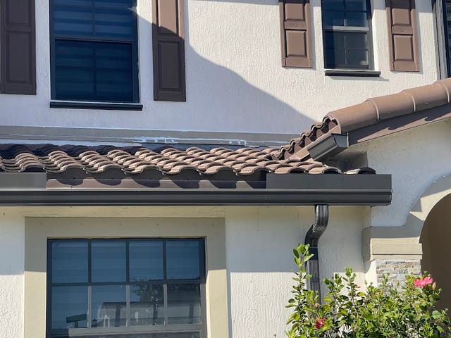Pine Roofing Services Hialeah logo